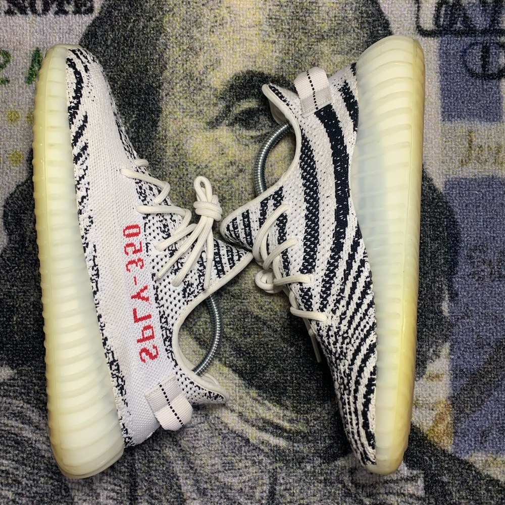 Yeezy Boost 350 V2 Zebra